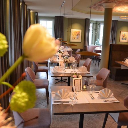 Castell Hotel&Restaurant Leinsweiler Esterno foto
