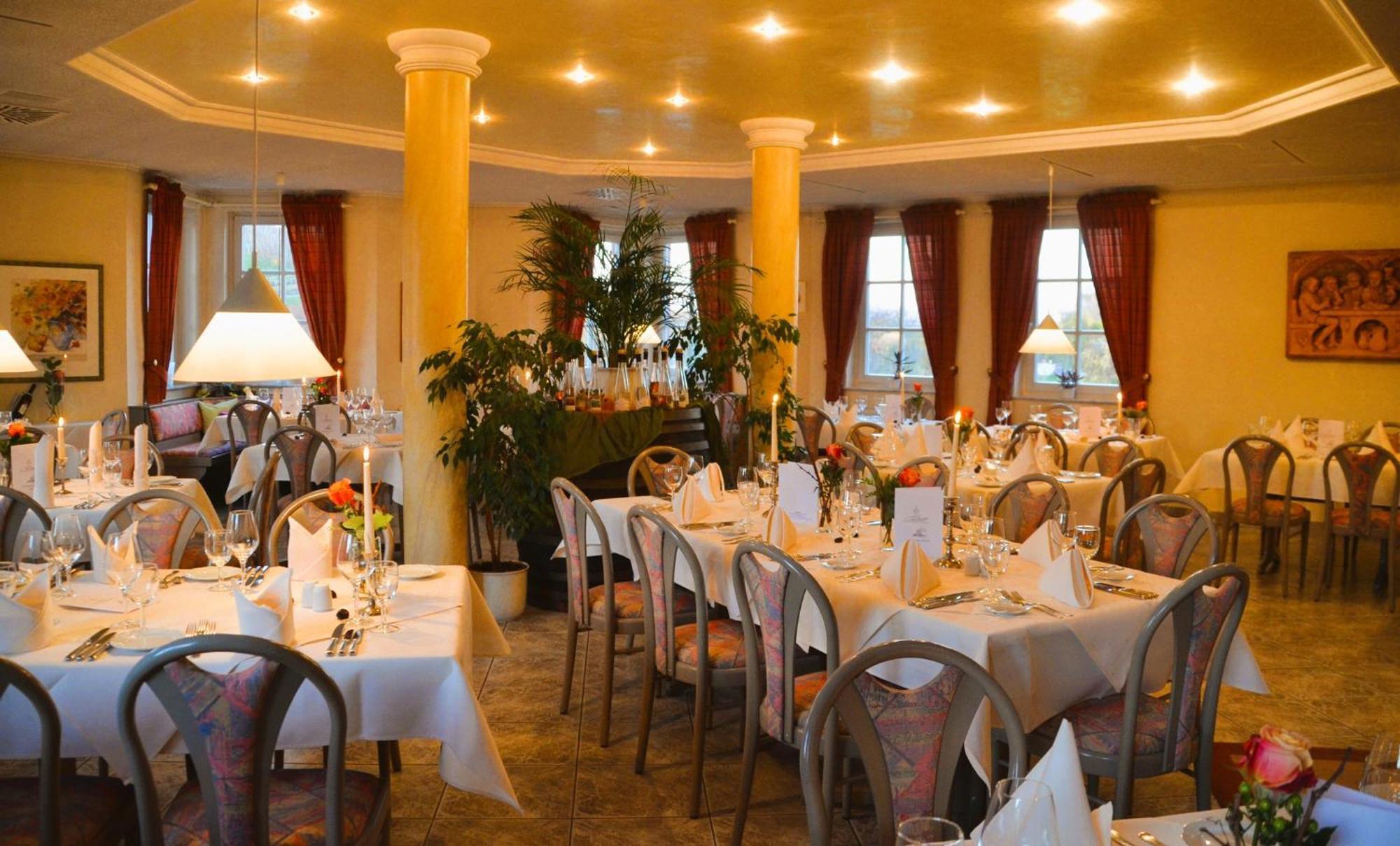Castell Hotel&Restaurant Leinsweiler Esterno foto
